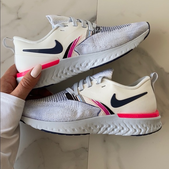 nike odyssey react flat feet